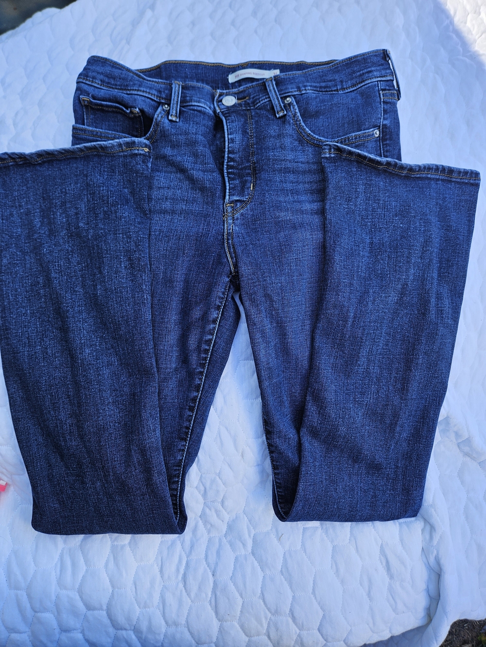 Levi's Bootcut Jeans in Dark Blue Denim